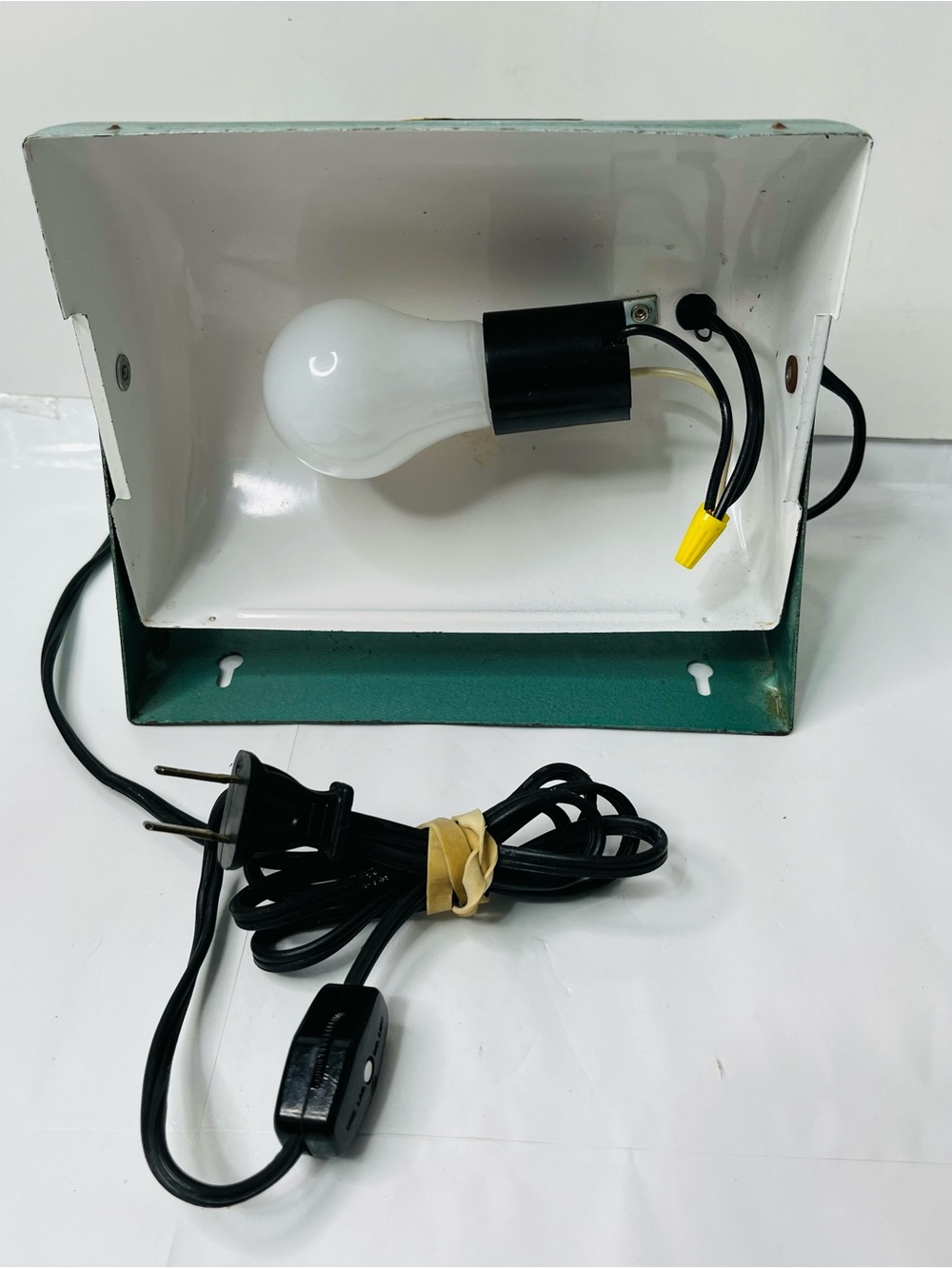 🔥Vintage Premier Model 57 Safelight Mid-century Industrial Decor& Darkroom Lamp